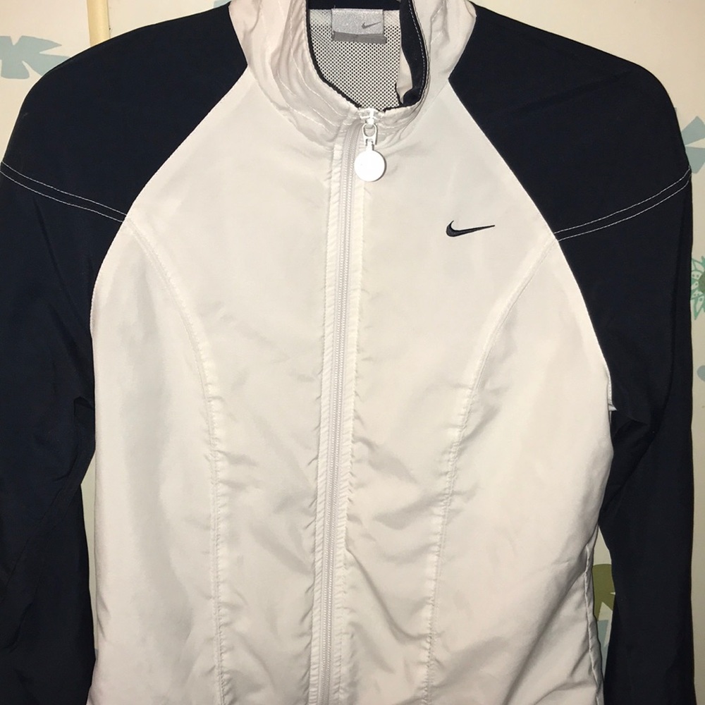 ‼️FREE A&E SHORTS with the purchase of Nike jacket